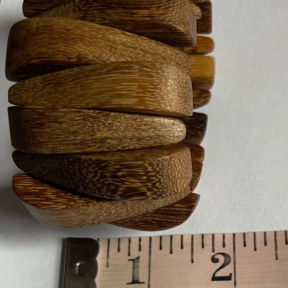 Vintage Wooden Stretch Bracelet - Picture 5 of 5